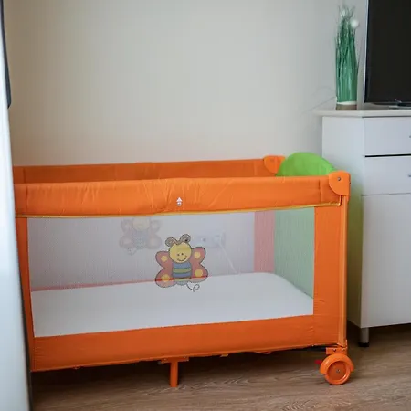 Sunny And Quiet 2bdr Apartament Warna