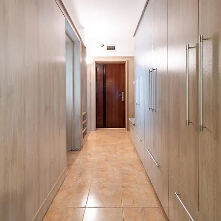 Sunny And Quiet 2bdr