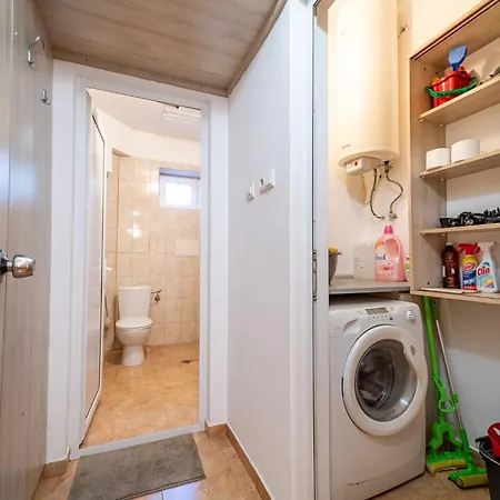 Apartament Sunny And Quiet 2bdr