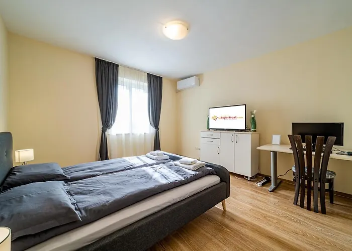 Sunny And Quiet 2bdr Apartment Varna