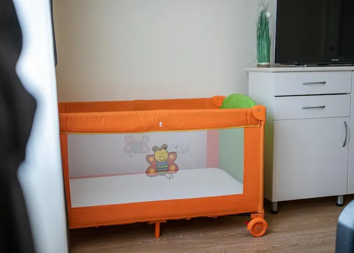 Sunny And Quiet 2bdr Apartment Varna