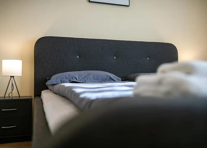 Sunny And Quiet 2bdr Apartament Warna