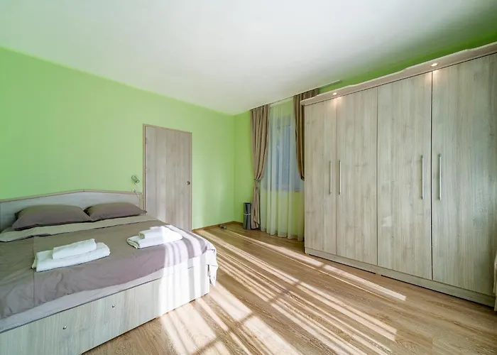 Apartment Sunny And Quiet 2bdr